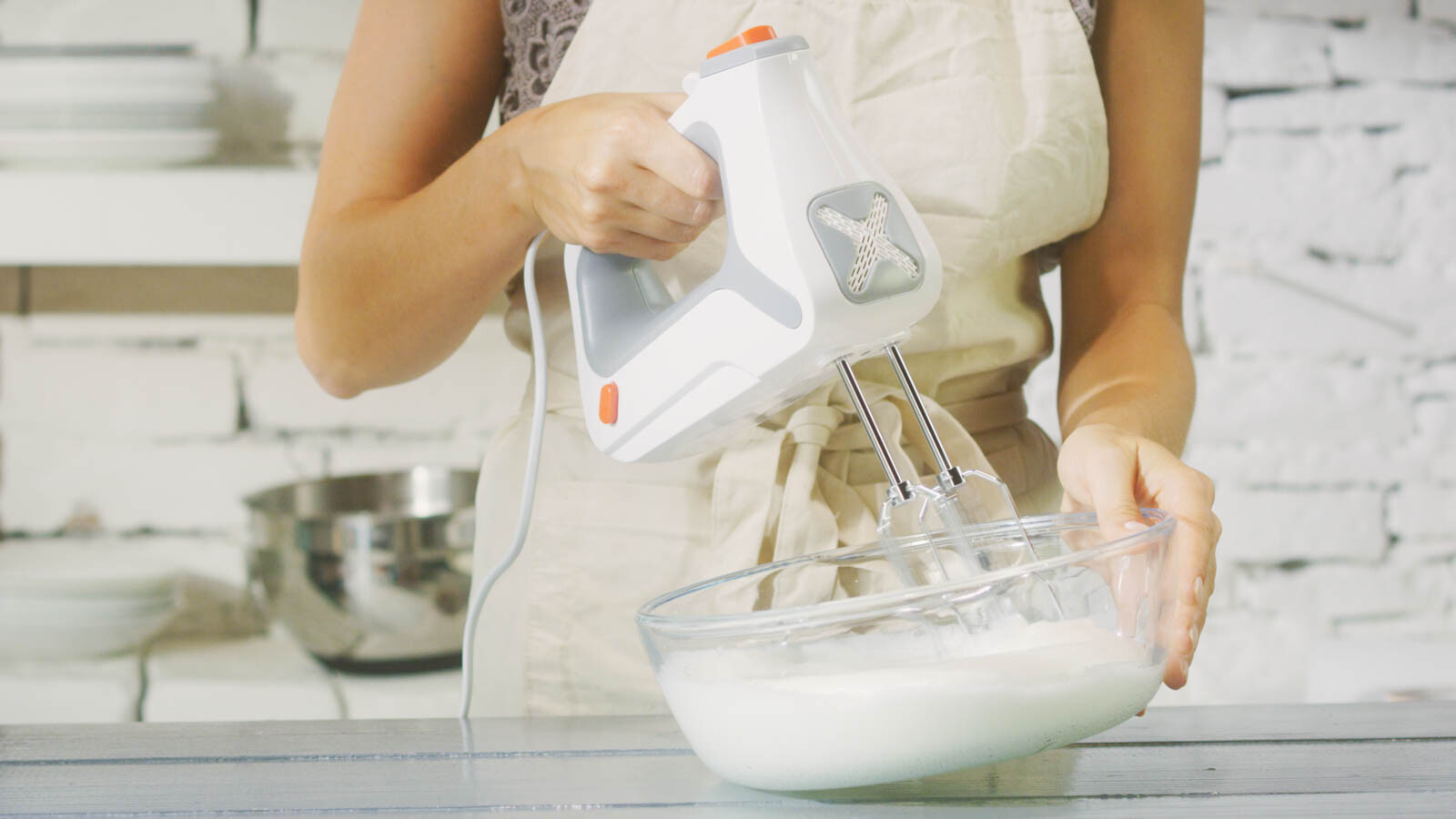 Sladké tajomstvo kuchyne: Šľahač – pomocník pri pečení aj zábave